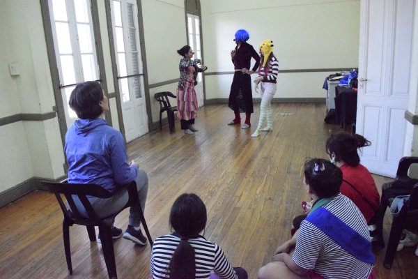 Los clowns del CCU en la Junin