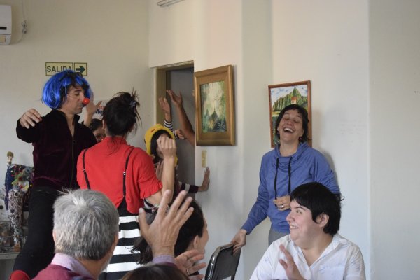 Los clowns del CCU en la Junin