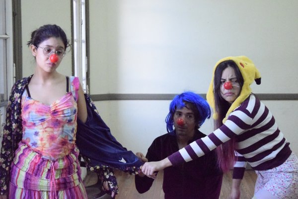 Los clowns del CCU en la Junin