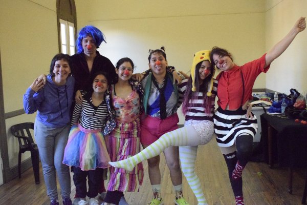 Los clowns del CCU en la Junin