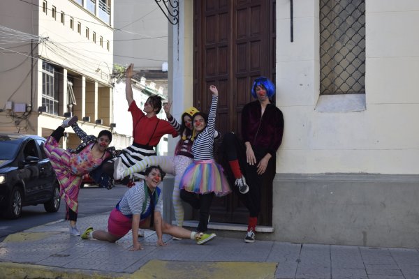 Los clowns del CCU en la Junin