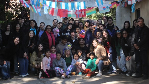 Visita de estudiantes de la FADyCC al CPD Corazón de niño 