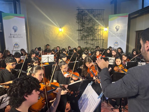 Alumnos del Instituto de la música realizaron una celebración histórica del Día Nacional del Chamamé