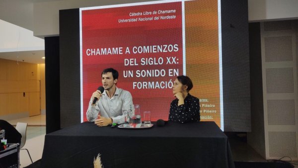 Charla sobre chamamé en la 12°Feria del Libro de Caá Catí 